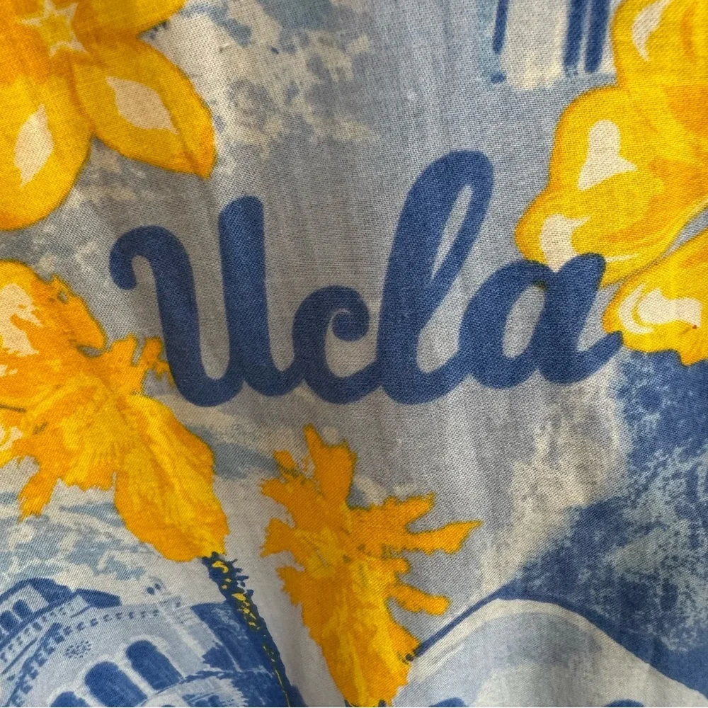 Social Awareness‎ UCLA Bruins Hawaiian Football Short Sleeve Button-Up XL #082